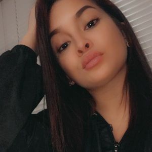 Meet your Posher, Corina